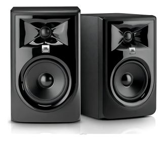 Jbl Lsr 305 Monitores De Estudio P Mk2 Color Negro