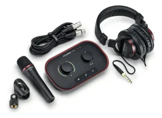 Interfaz De Audio Focusrite Vocaster One Studio Ss Negro