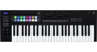 Novation Launchkey 49 Mk3 Controlador 49 T Pads Faders Potes